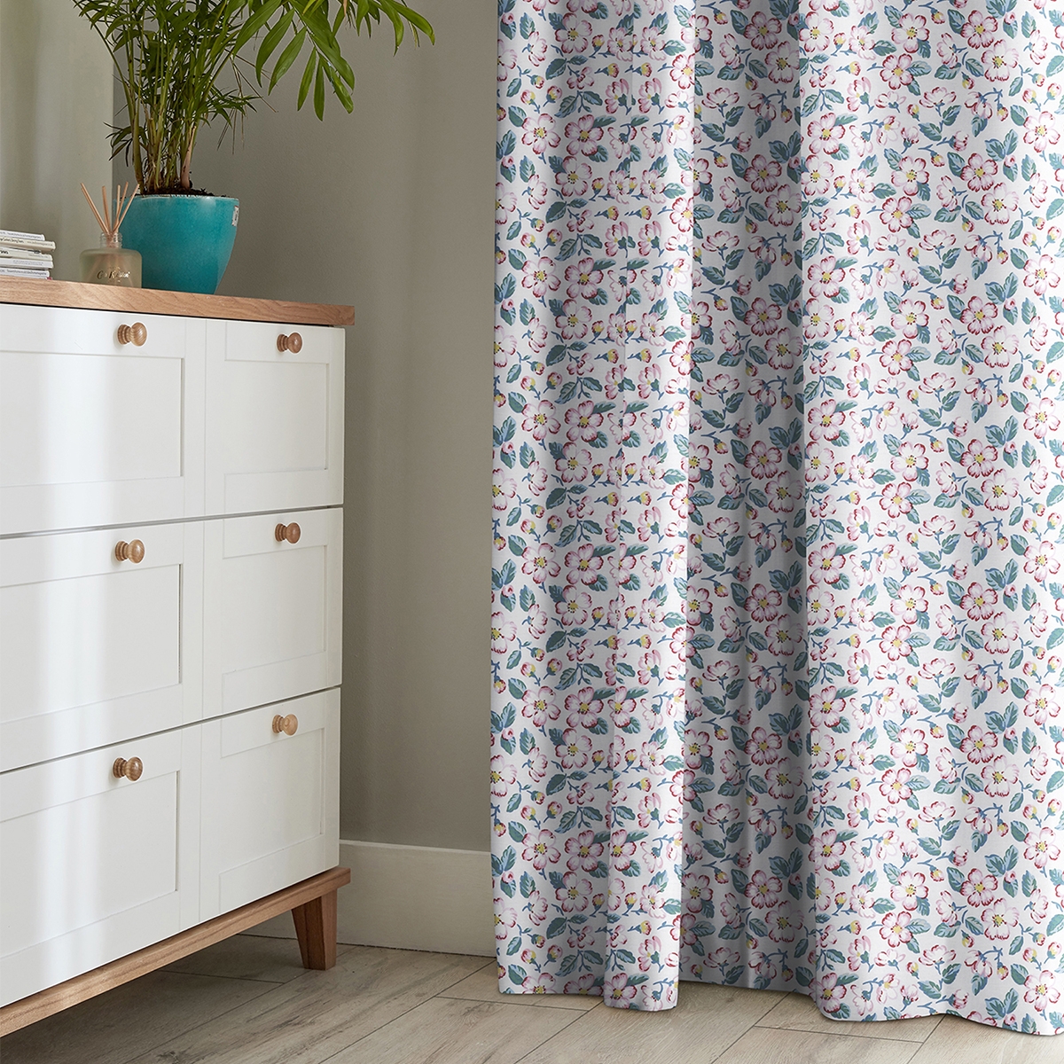 Product photograph of Cath Kidston Climbing Blossom Blush Curtain from Choice Furniture Superstore.